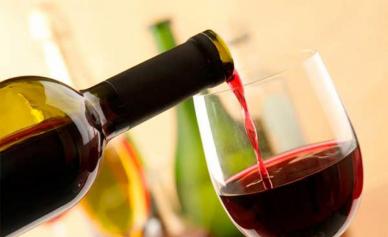 Красное сухое вино – компенсирует ли польза и вред?
