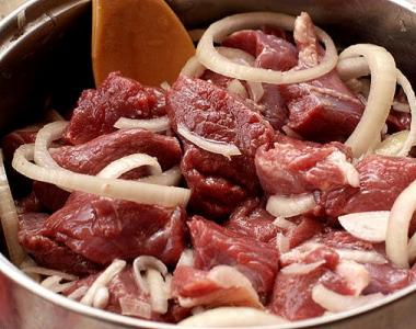 Рецепт, маринад, как запечь говядину в фольге, в рукаве